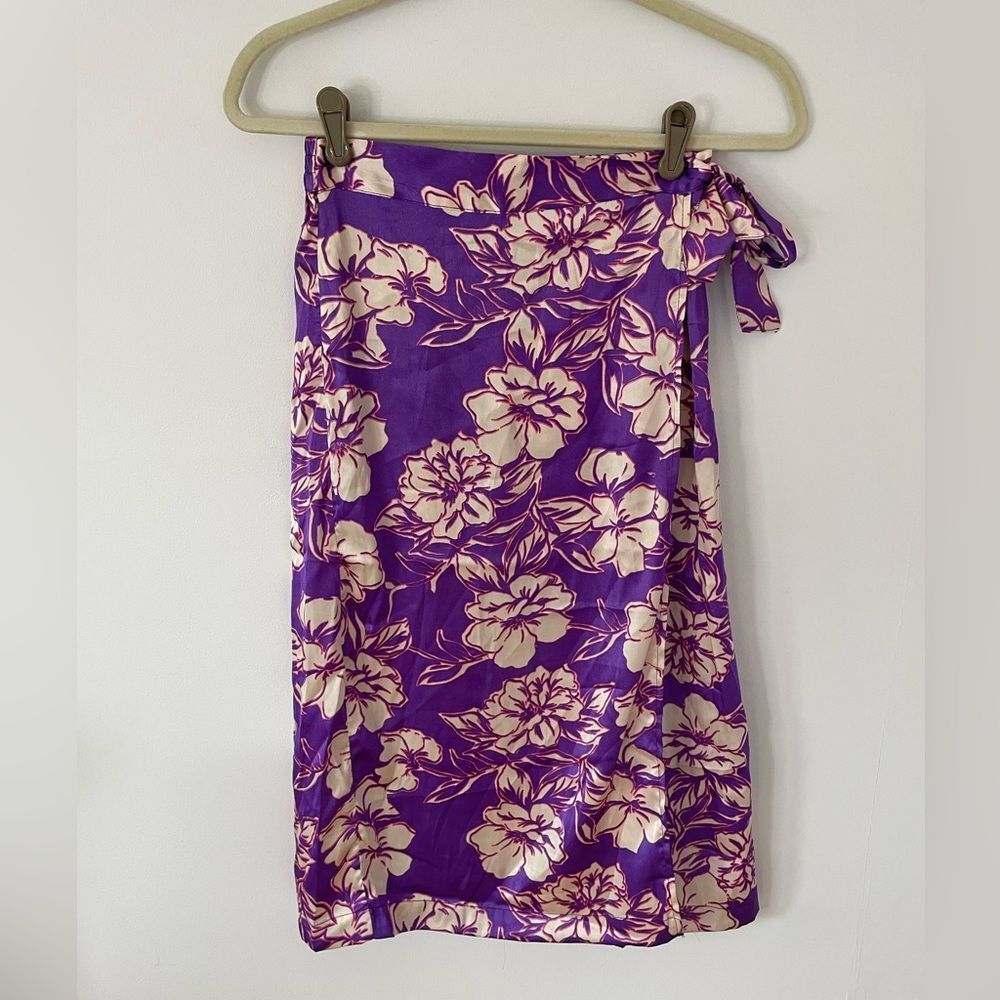Japna- Tropical Hibiscus Floral Wrap Satin Skirt in Purple & Pink NWT Size M